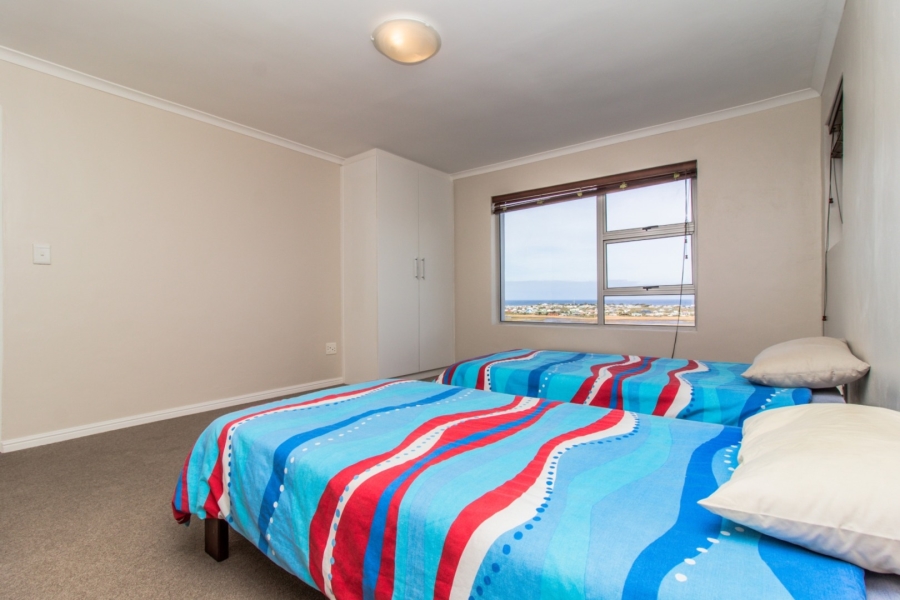 To Let 6 Bedroom Property for Rent in Bettys Bay Western Cape